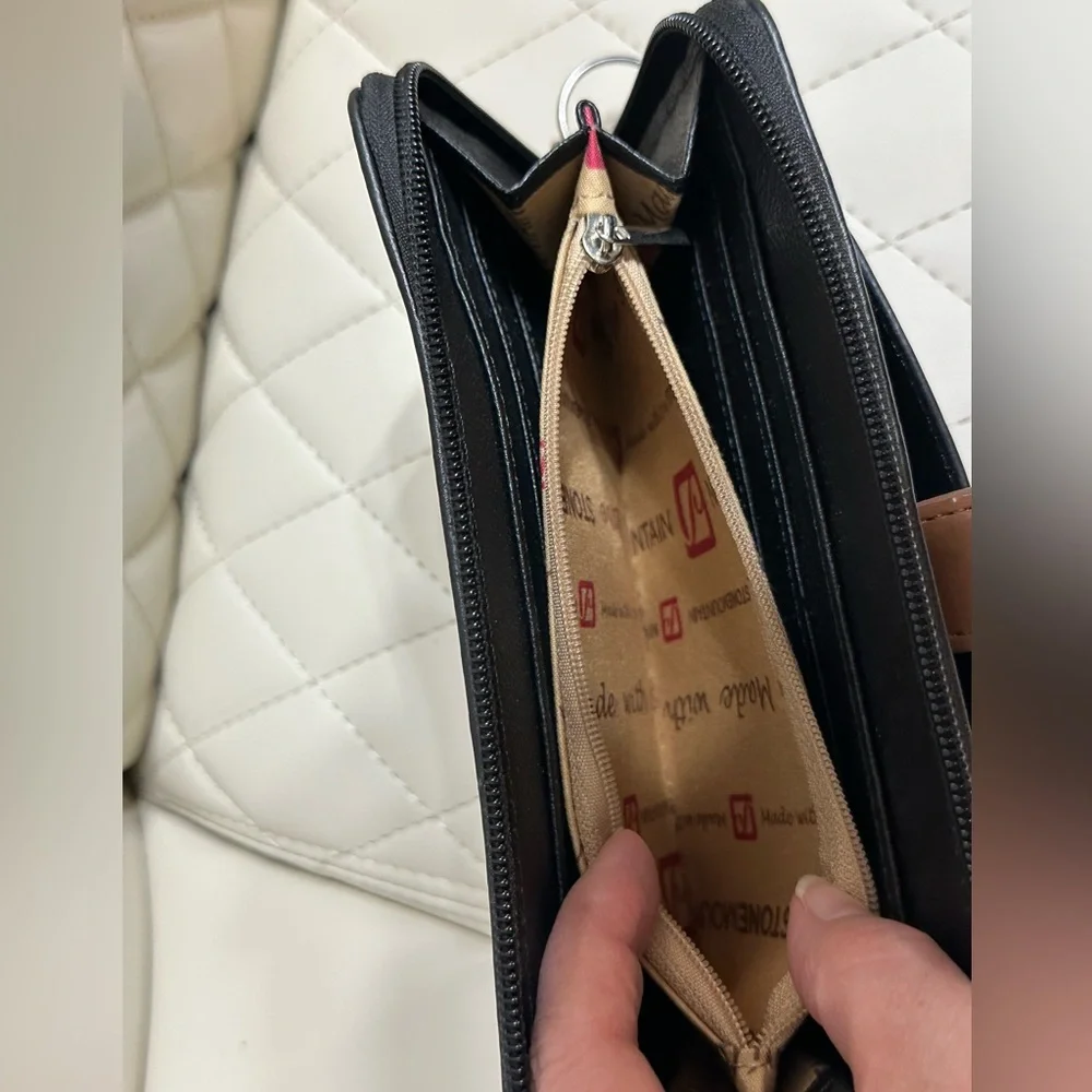 Stone Mountain Large Wrinkle Zip Around Wristlet Wallet Black Leather